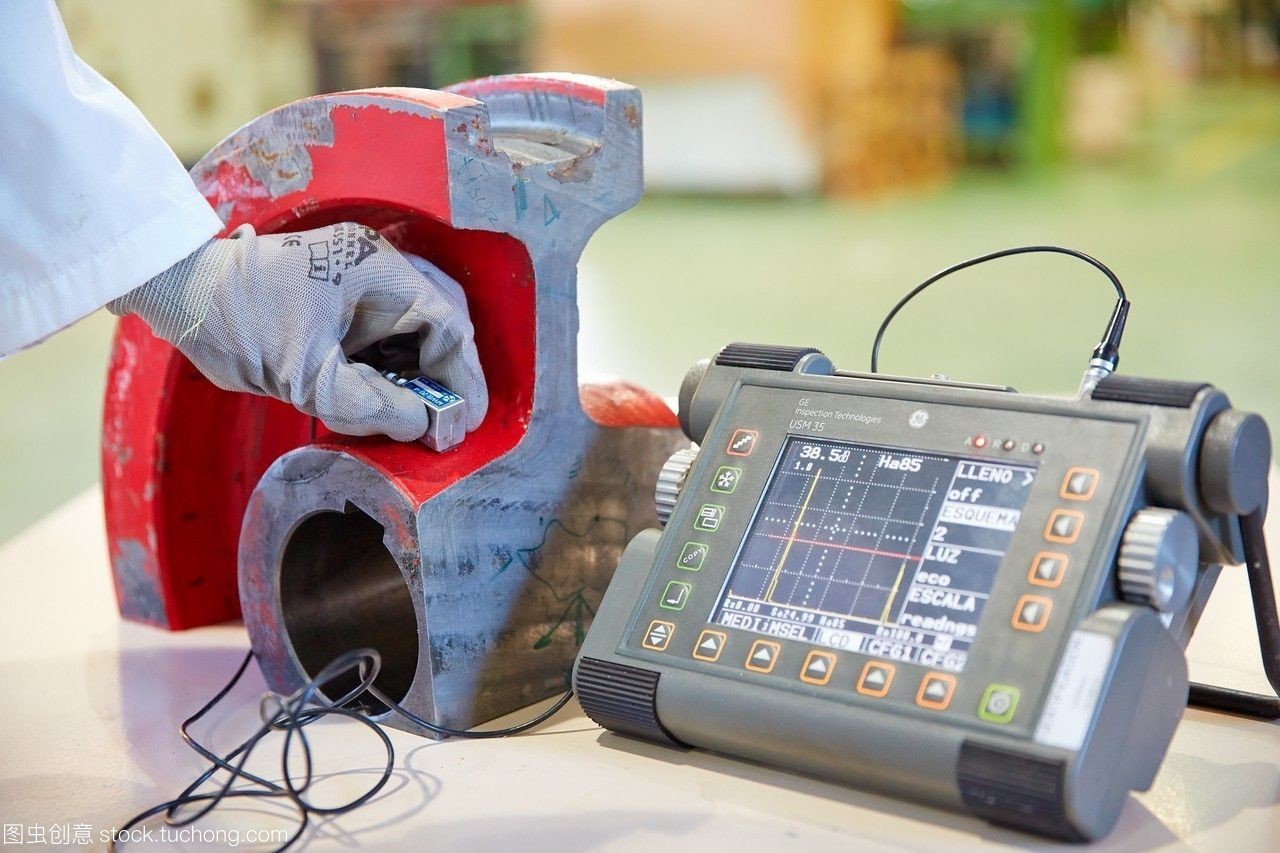 超聲波設備。金屬件缺陷的控制。無損檢測實驗室。技術服務行業。圣塞巴斯蒂安tecnalia研究和創新donostiagipuzkoa巴斯克的國家西班牙。